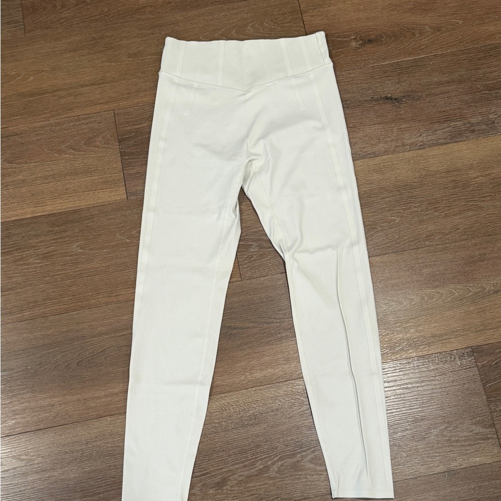 BuffBunny White Beige Leggings